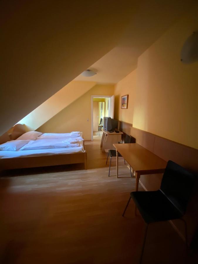 Appartement Pension 700m zum Ring Wien Exterior foto
